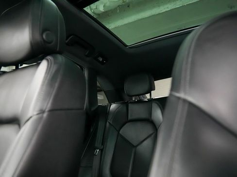 Certified 2021 Porsche Macan S image 36