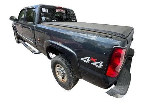 Used 2004 Chevrolet Silverado 2500 LT AWD/4WD image 3