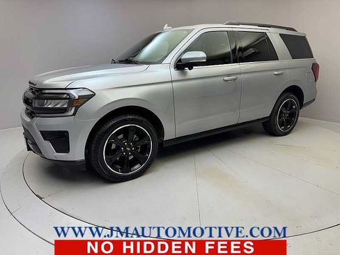 Used 2023 Ford Expedition Limited AWD/4WD image 1