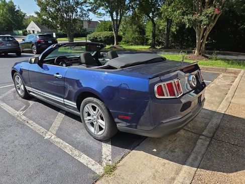 Used 2010 Ford Mustang Convertible RWD image 2