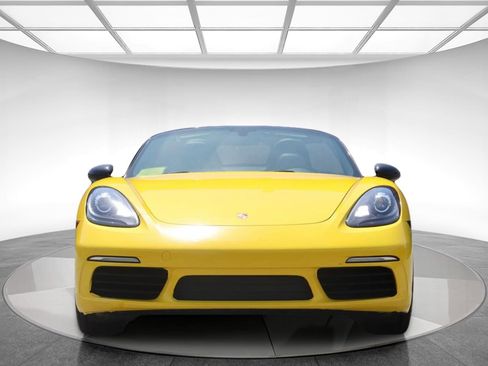 Used 2019 Porsche 718 Boxster RWD image 2