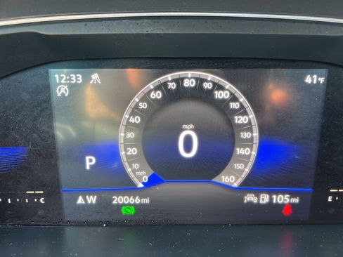 Used 2022 Volkswagen Tiguan SE R-Line image 16