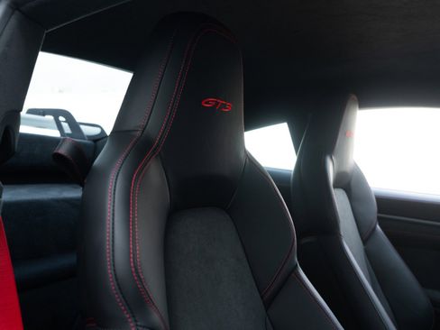 Used 2024 Porsche 911 GT3 image 24