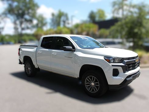Used 2023 Chevrolet Colorado LT RWD image 12