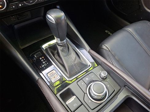 Used 2018 MAZDA MAZDA3 Touring image 15