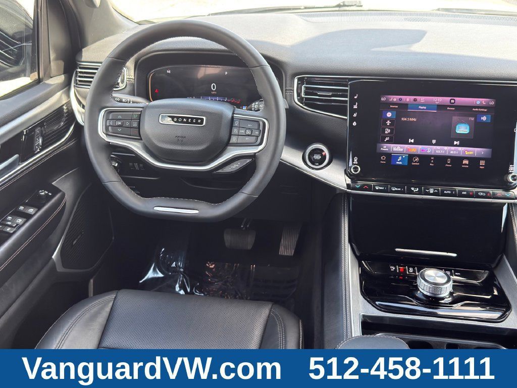Used 2025 Jeep Wagoneer Series II RWD image 25