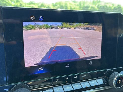 Used 2024 Chevrolet Colorado LT w/ LT Convenience Package image 11