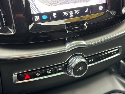 Used 2025 Volvo XC60 B5 Core w/ Protection Package Premier image 23