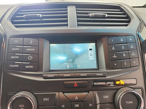 Used 2018 Ford Explorer XLT image 27