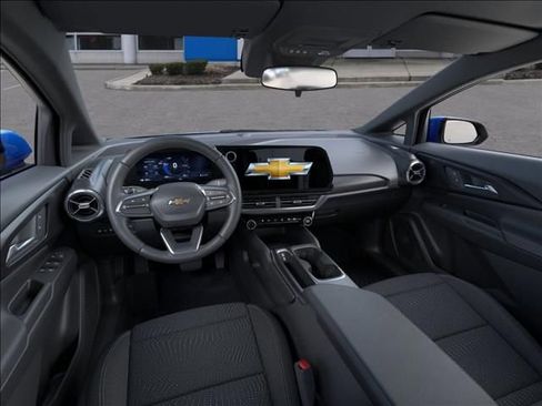 New 2026 Chevrolet Equinox EV LT image 15
