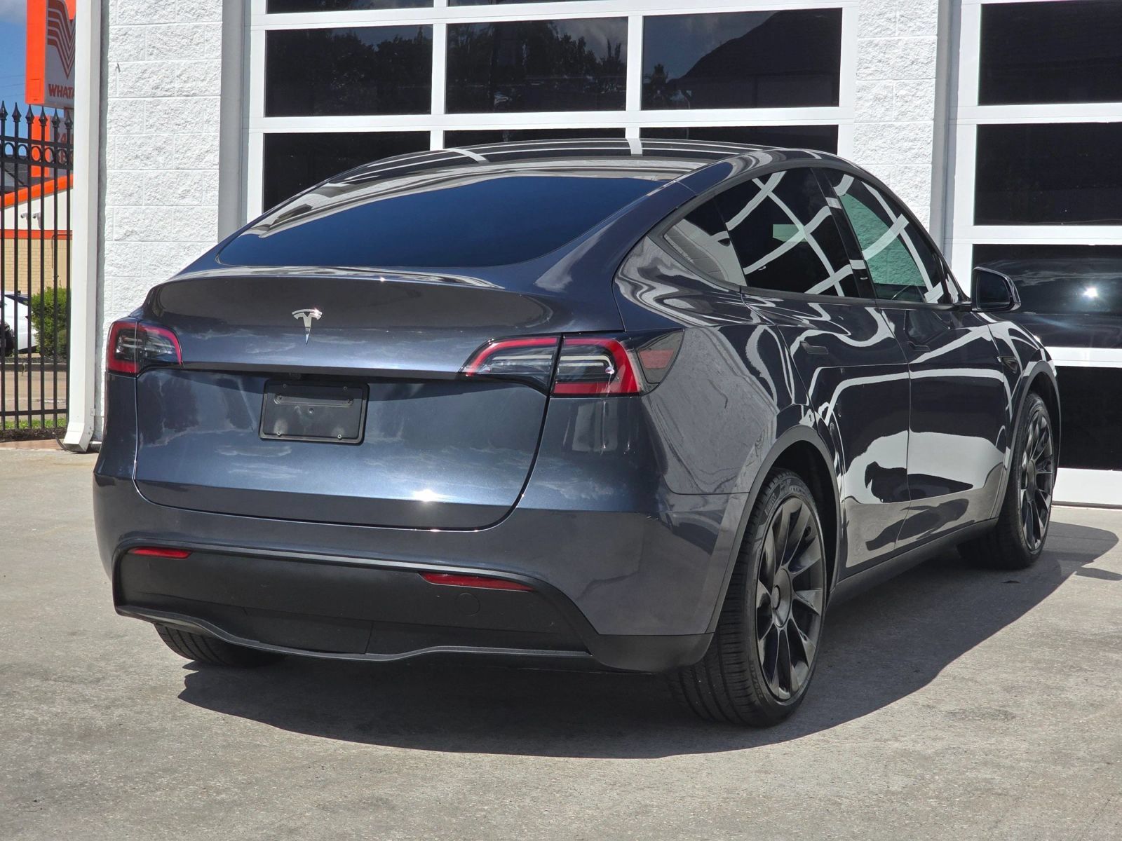 Used 2023 Tesla Model Y Long Range AWD/4WD image 4