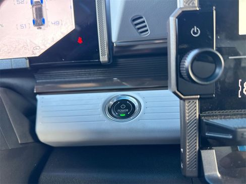 Used 2025 GMC Hummer EV 3X w/ LPO, Sport Package image 22