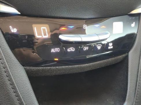 Used 2017 Cadillac XT5 Luxury w/ Driver Awareness Package image 15