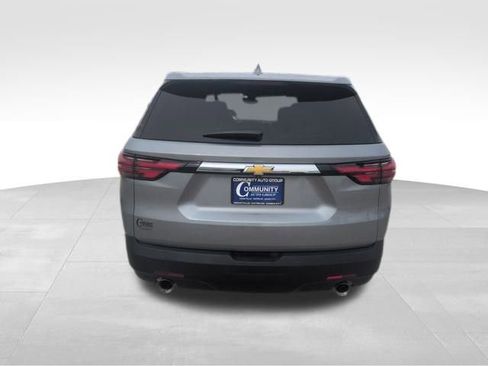 Used 2023 Chevrolet Traverse LS image 5