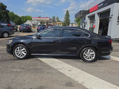 Used 2018 Volkswagen Passat 2.0T SE w/ SE Lighting Package FWD image 8