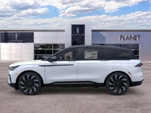 New 2026 Lincoln Nautilus Reserve AWD/4WD image 3