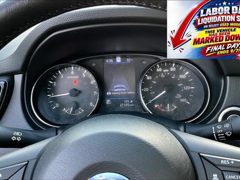 Used 2022 Nissan Rogue Sport SL AWD/4WD image 16