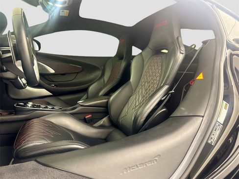 Used 2023 McLaren GT image 22
