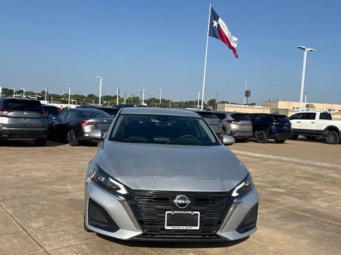 Certified 2023 Nissan Altima 2.5 SV FWD image 4