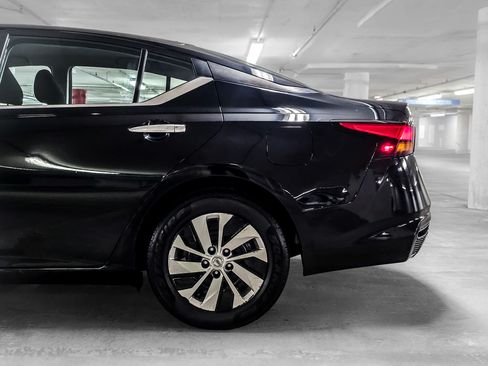Used 2020 Nissan Altima 2.5 S FWD image 15