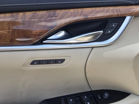 Used 2018 Cadillac XTS Luxury FWD image 21