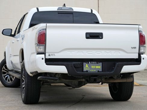 Used 2021 Toyota Tacoma TRD Sport w/ Technology Package RWD image 5