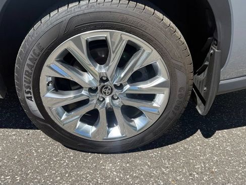 Used 2020 Toyota Highlander Limited AWD/4WD image 10