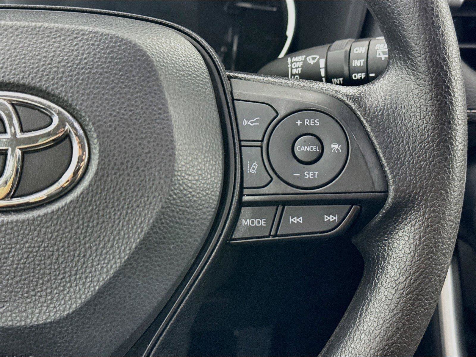Certified 2025 Toyota RAV4 XLE AWD/4WD image 18