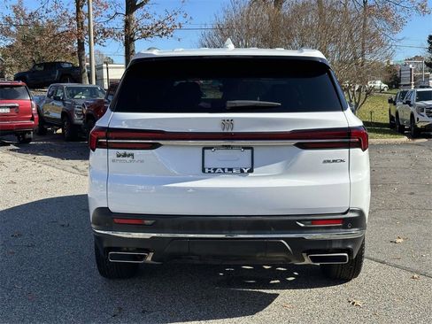 Used 2025 Buick Enclave Preferred image 21