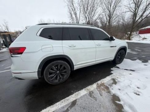Used 2022 Volkswagen Atlas SEL Premium image 2