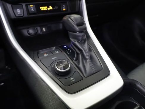 Used 2021 Toyota RAV4 XLE w/ XLE Grade Weather Package image 23