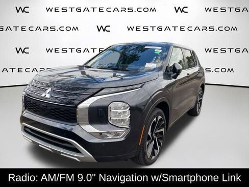 Used 2024 Mitsubishi Outlander SE image 2