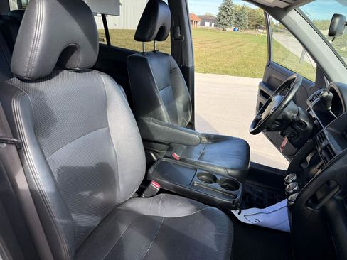 Used 2005 Honda CR-V EX image 24