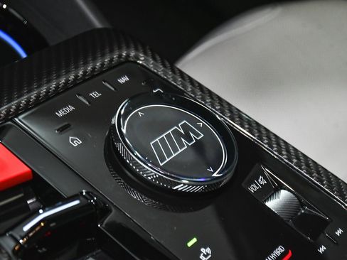 Used 2025 BMW M5 w/ Executive Package image 63