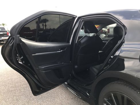 Used 2022 Toyota Camry SE image 12