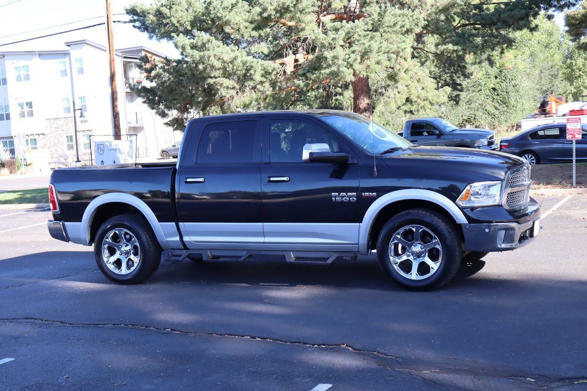 Used 2018 RAM 1500 Laramie w/ Convenience Group AWD/4WD image 2