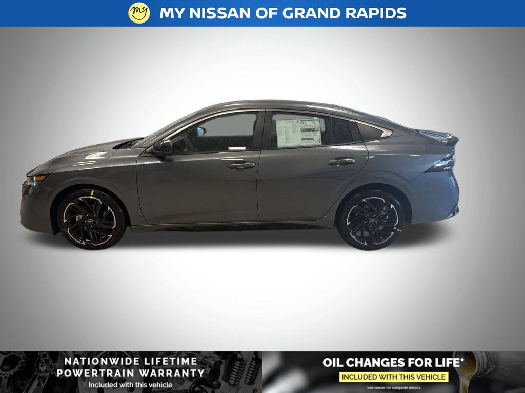 New 2026 Nissan Sentra SR w/ SR Premium Package FWD image 7