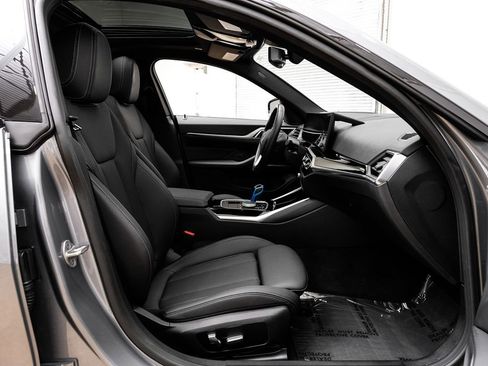 Used 2023 BMW i4 eDrive35 w/ Premium Package image 31