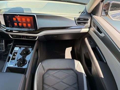 New 2026 Volkswagen Atlas Peak Edition AWD/4WD image 28