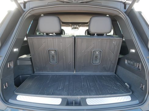 Used 2026 Cadillac Vistiq Sport w/ LPO, Floor Liner Package AWD/4WD image 18