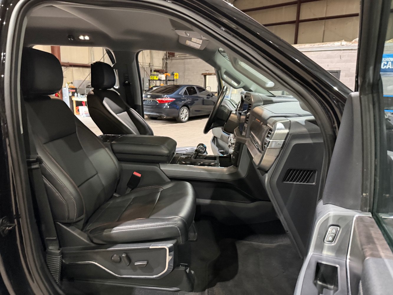 Used 2023 Ford F150 Lariat RWD image 26