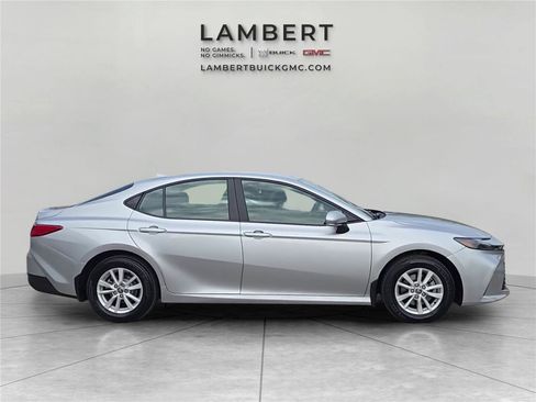 Used 2025 Toyota Camry LE w/ Convenience Package AWD/4WD image 6