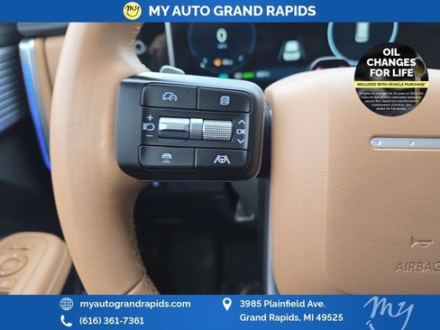 Used 2025 Hyundai Santa Fe Limited image 17