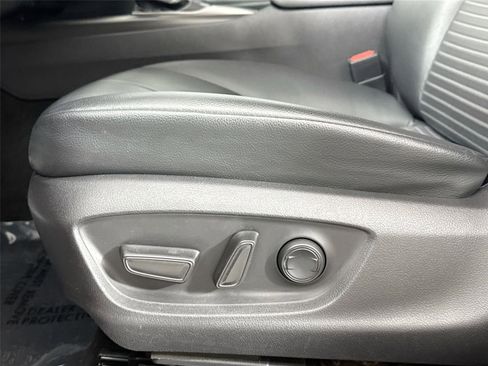 Used 2021 Toyota Camry SE FWD image 25