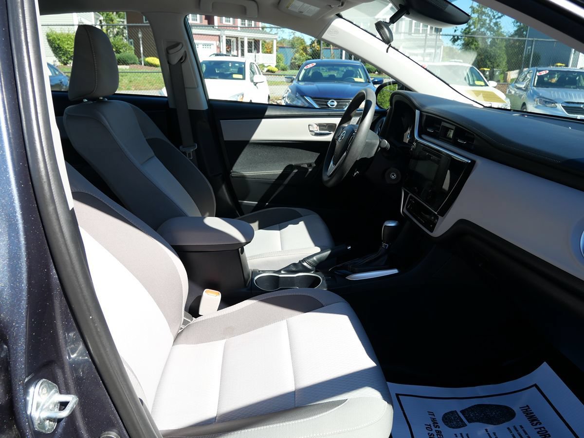 Used 2018 Toyota Corolla LE FWD image 17