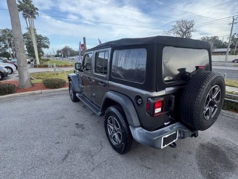 Used 2019 Jeep Wrangler Unlimited Sport S image 3