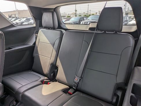 Used 2020 Chevrolet Traverse RS image 24
