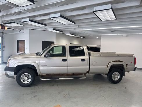 Used 2005 Chevrolet Silverado 3500 LT w/ Heavy-Duty Power Package image 6