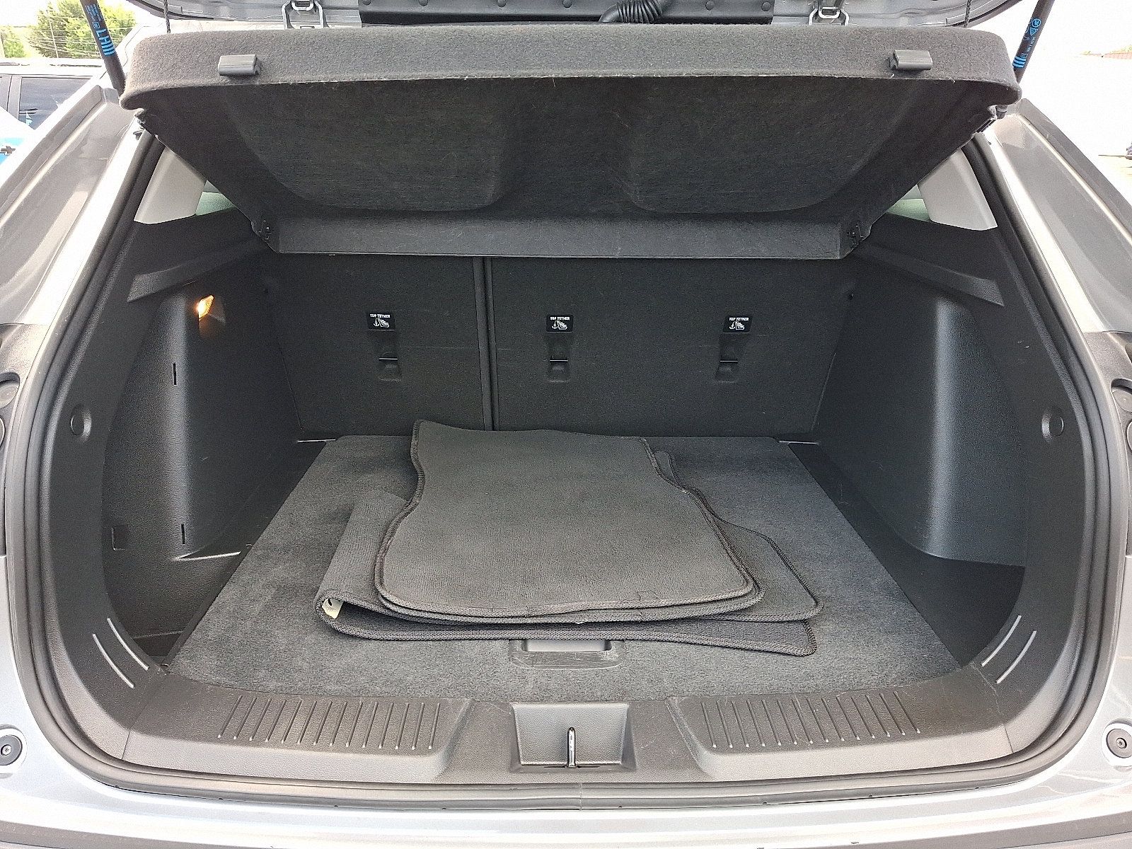 Used 2025 Chevrolet Trax LT FWD image 28