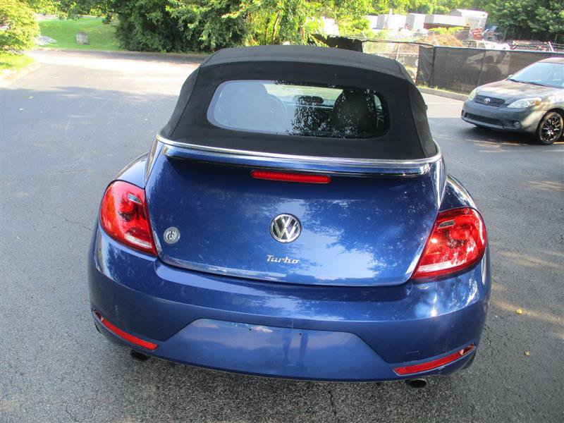 Used 2013 Volkswagen Beetle 2.0T FWD image 18